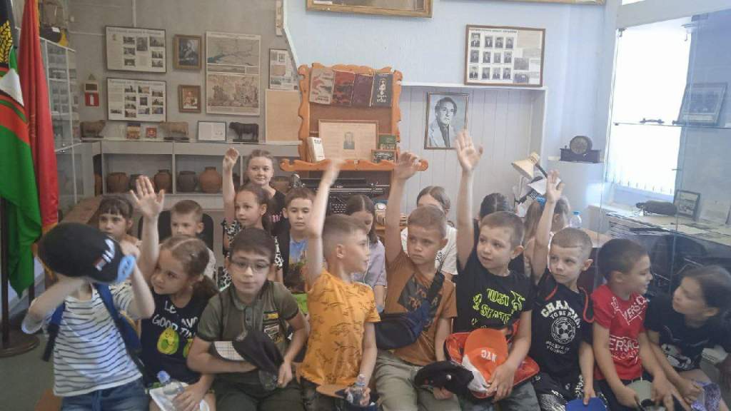 В Мартыновском районе для ребят открыли свои двери школьные лагеря дневного пребывания