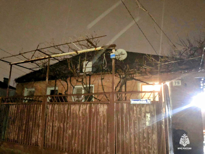 Женщина погибла из-за зажжённой перед иконостасом свечи в Ростовской области