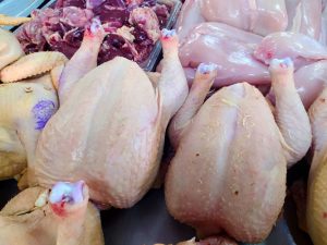Донской предприниматель пытался продлить срок годности для пропавшей партии кур