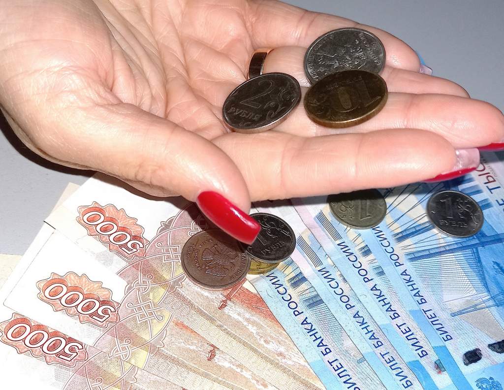 Деньги вместо отпуска: можно ли получить компенсацию без увольнения