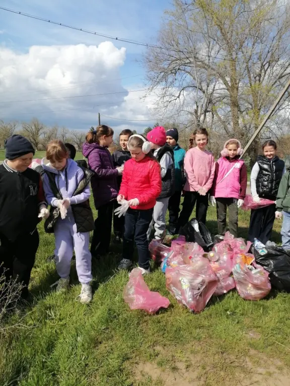 В Мартыновском районе продолжается акция чистоты