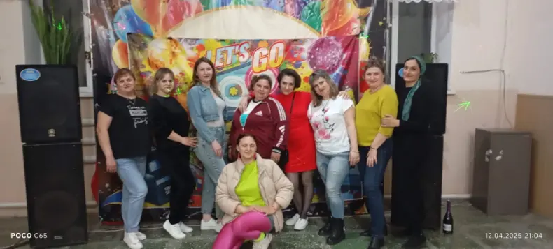 Работники культуры Мартыновского района для жителей провели вечер отдыха «Дискотека 80х-90х-2000х»