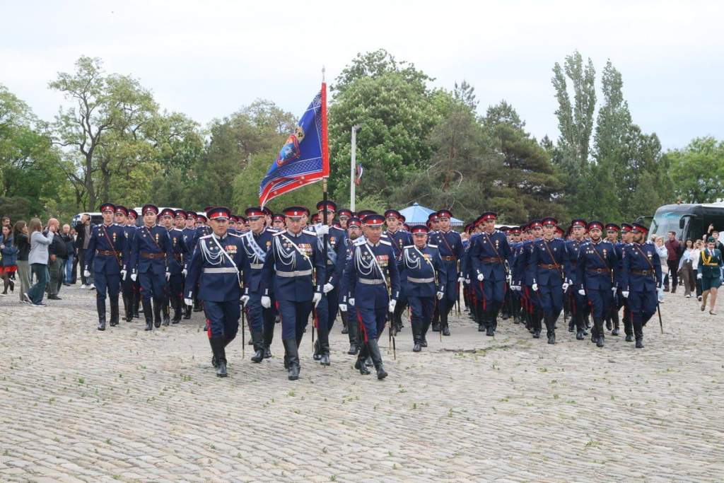 Встретили парадный расчет Всевеликого войска Донского в Новочеркасске
