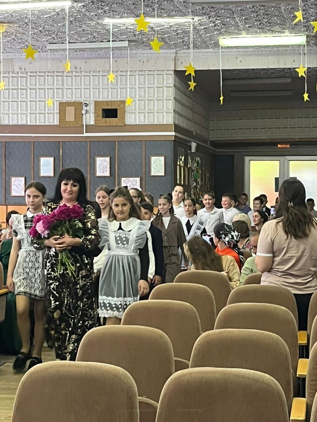 В сл. Большая Мартыновка состоялся выпускной для 4-х классов