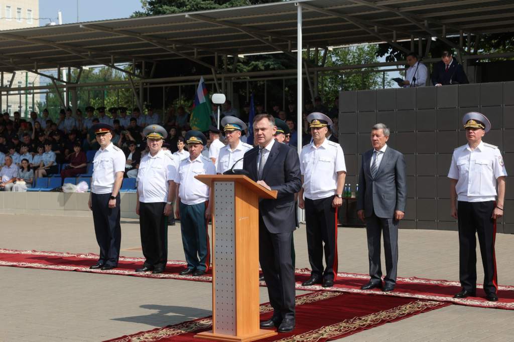 Глава Донского региона передал внедорожники подразделениям ОМОН Росгвардии для защиты неба в Ростовской области