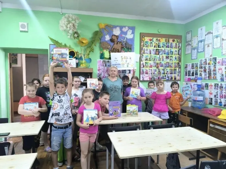 Для ребят посещающих летнюю площадку провели беседу «Калейдоскоп профессий»