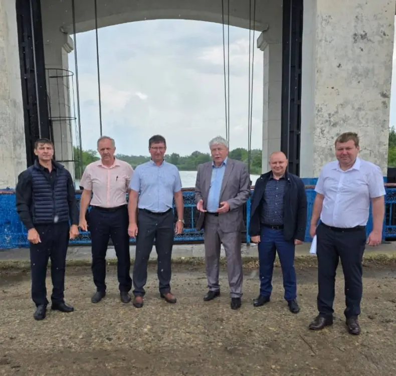 Прибыл с рабочим визитом в Мартыновский район