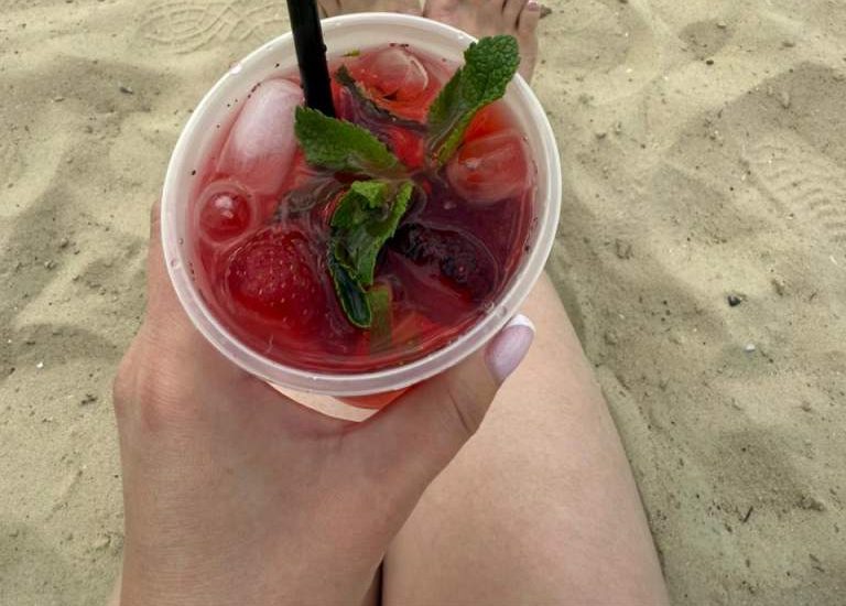 Откройте для себя новые вкусы и наслаждайтесь летом с освежающими лимонадами!