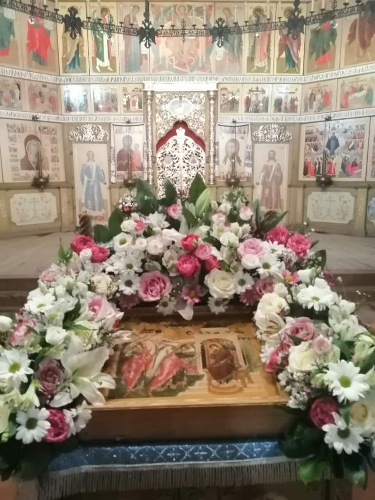 Духовный наставник разъяснил, какую угрозу представляет пересылка «чудодейственных молитв» через приложения для обмена сообщениями