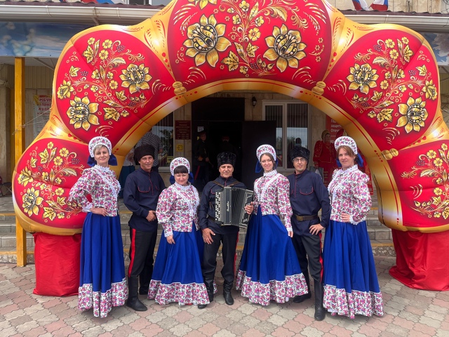 Творческий коллектив «Корабейники» сл. Большая Мартыновка принял участие в областном фестивале казачьего фольклора «Нет вольнее Дона Тихого»