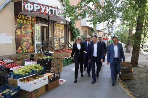 Юрий Борисович Слюсарь заявил о необходимости легализации несанкционированной торговли в Ростовской области