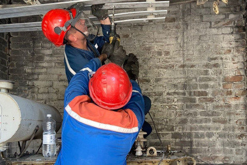 После пиковых нагрузок на электросети, специалисты-энергетики Донского края успешно восстановили электроснабжение в городских и сельских районах области