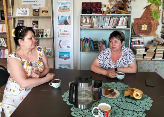 Работник библиотеки организовала литературные посиделки «Пётр и Феврония: любовь вековая»