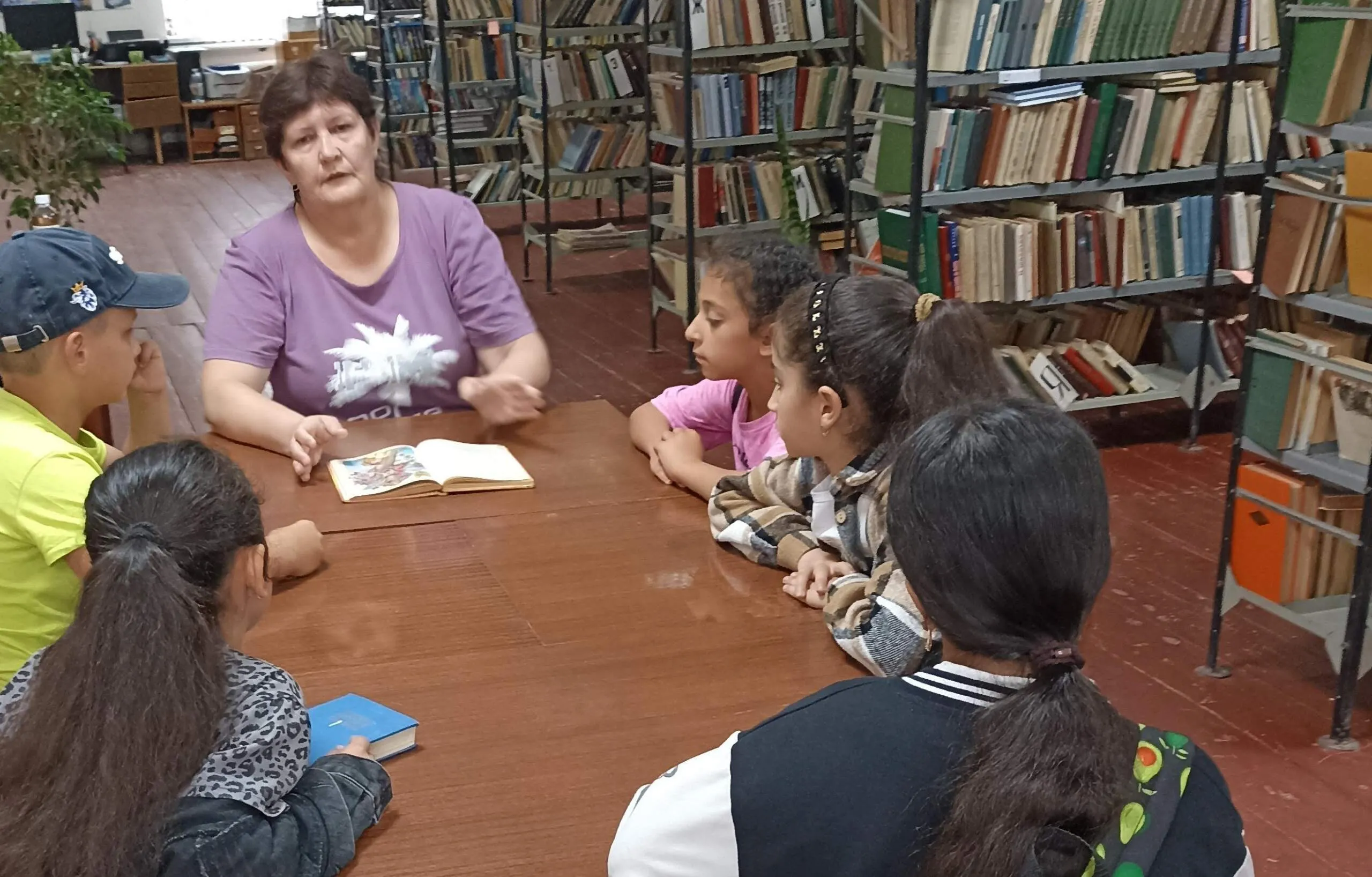 В сельской библиотеке х. Малоорловский открыта выставка книги «Сказки о попе и о работнике его Балде»