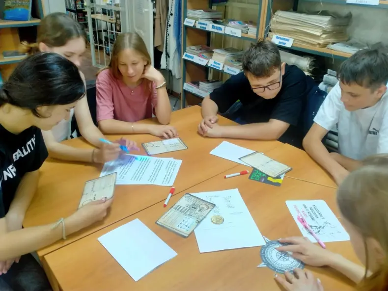 В Межпоселенческой центральной библиотеке сл. Б. Мартыновка состоялся исторический квиз «Человек.Загадка.История»