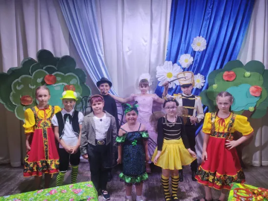 В Доме культуры п. Зеленолугский состоялась премьера детского спектакля