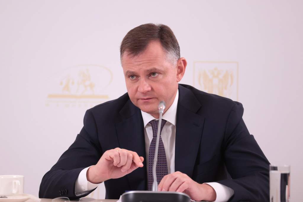 Врио губернатора Ростовской области Юрий Борисович Слюсарь заявил о готовности возмещать убытки владельцам транспортных средств, пострадавших в результате атак беспилотных летательных аппаратов