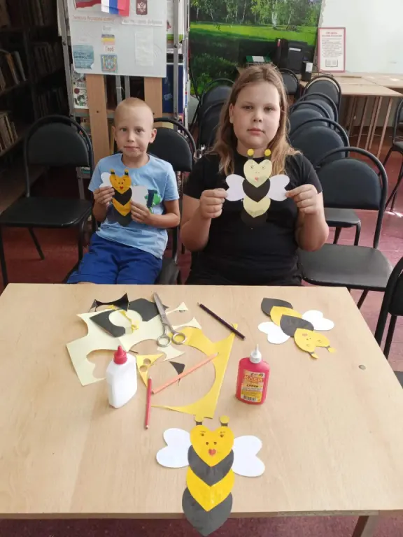 Для читателей библиотеки сл. Большая Мартыновка провели фольклорный праздник «Три Спаса, три припаса»