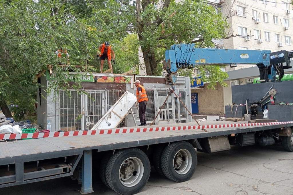 На Дону приступили к ликвидации нелегальных торговых точек
