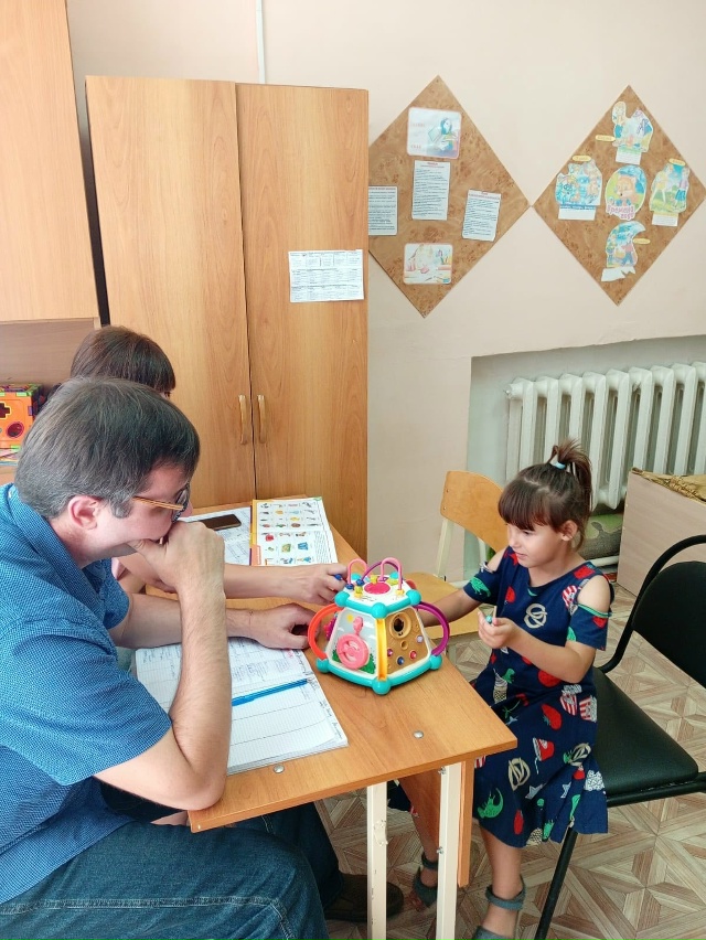 Приезд мобильной бригады квалифицированных специалистов в социально — реабилитационный центр сл. Большая Мартыновка важное событие