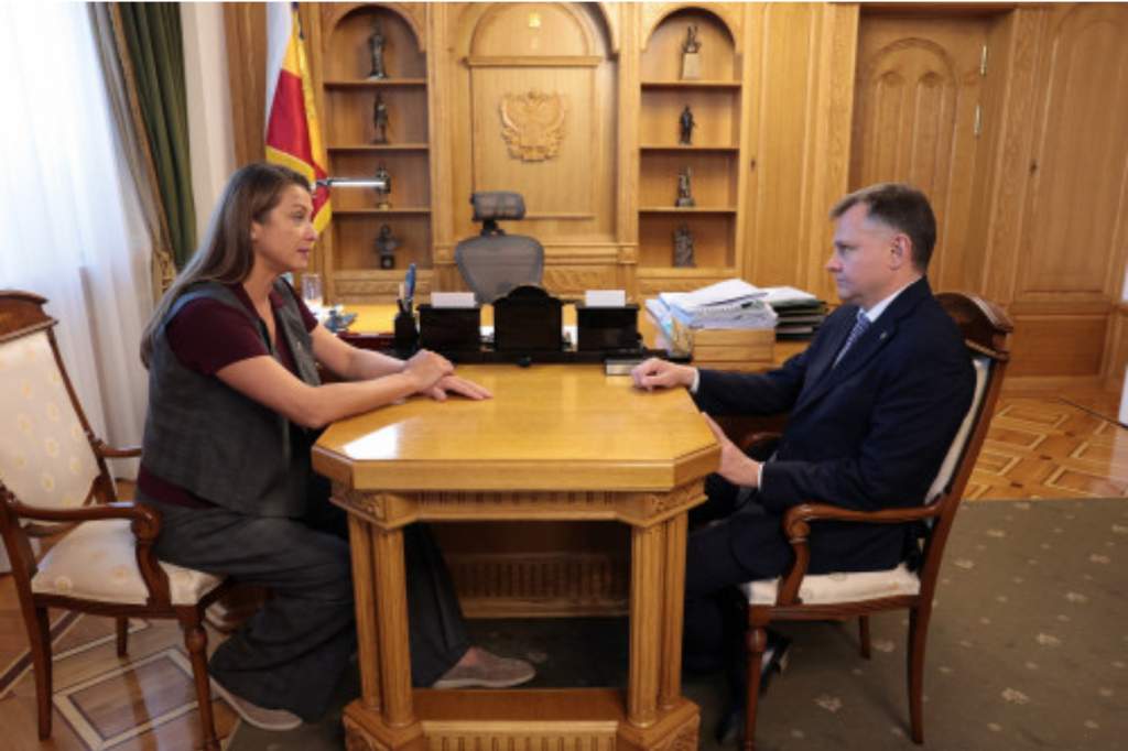 Юрий Слюсарь и Мария Ситтель заострили внимание на поддержку семей с детьми в Ростовской области