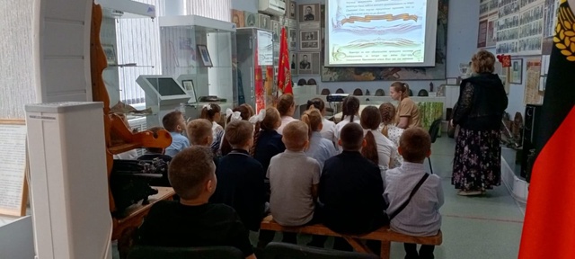 Учащиеся школы сл. Большая Мартыновка посетили краеведческий музей им. В.В. Карпенко