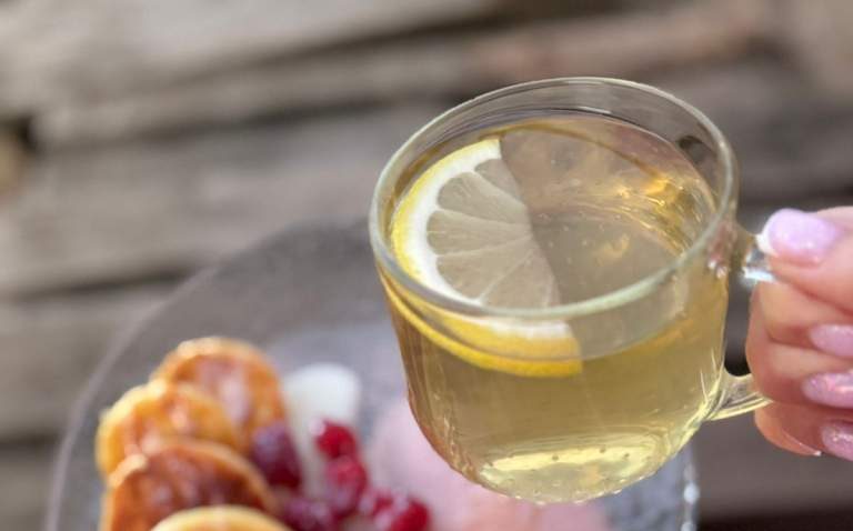 Витаминный удар по простуде: 6 напитков для поддержания иммунитета осенью