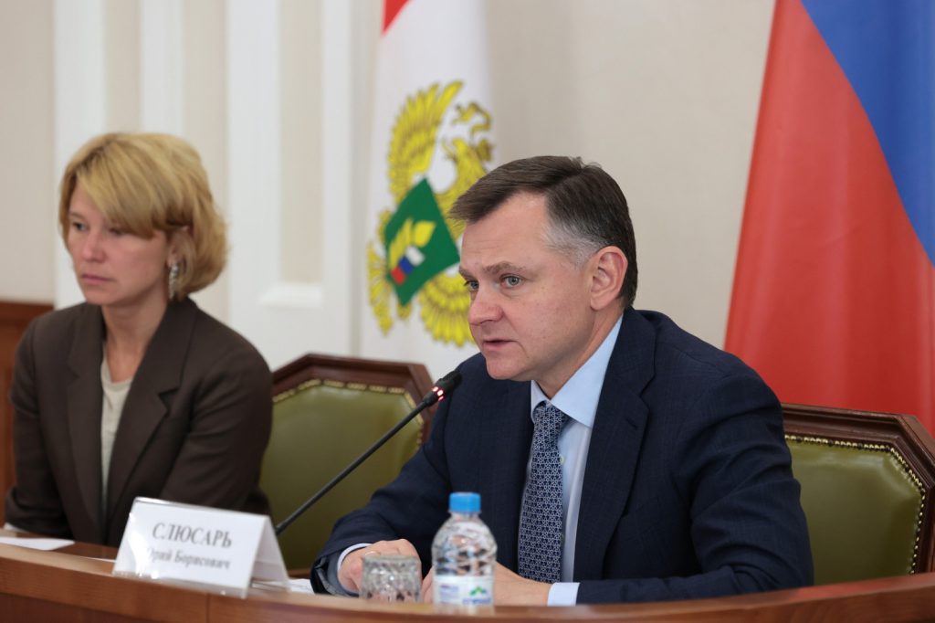 Засуха и заморозки на Дону: губернатор Юрий Слюсарь обсудил с Минсельхозом России поддержку пострадавших аграриев