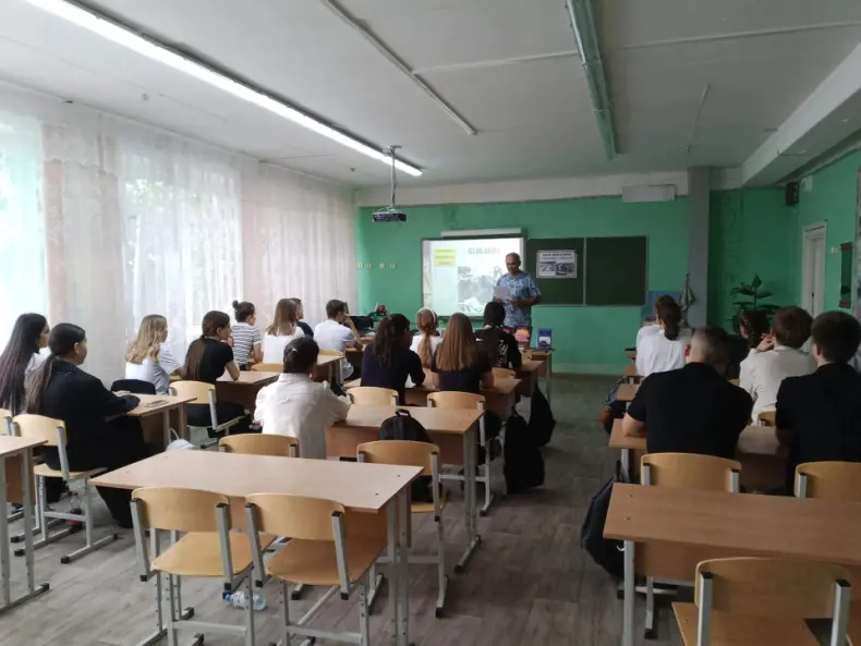 Детский отдел центральной библиотеки сл. Большая Мартыновка провёл час истории для старшеклассников