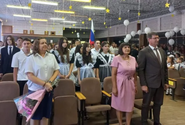 В школах Мартыновского района прошли традиционные линейки, посвященные началу нового учебного года