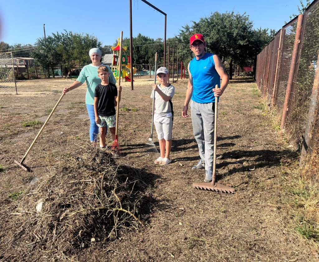 В Мартыновском районе состоялся субботник
