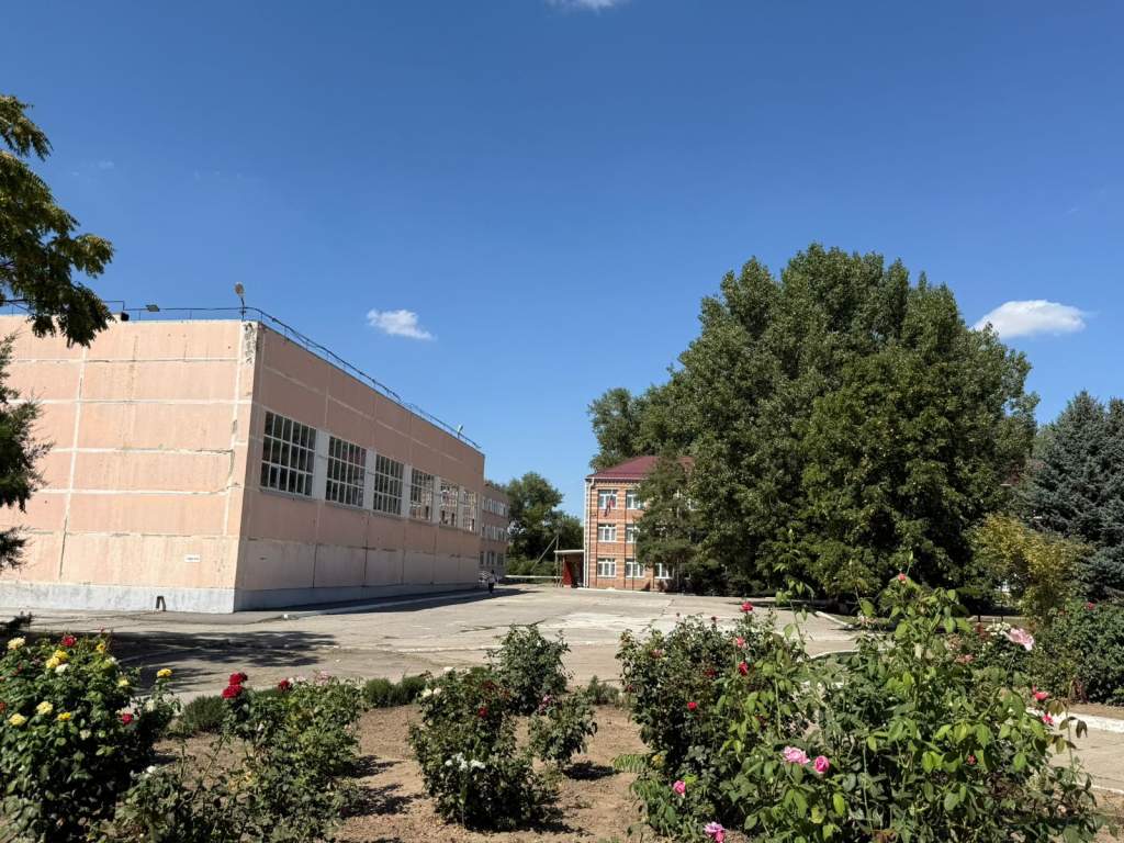 Министерство просвещения Российской Федерации определило перечень дисциплин, которые являются обязательными для изучения в рамках программы основного общего образования