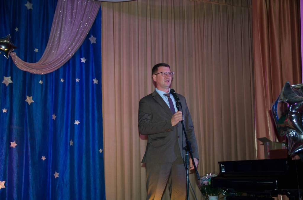 «Сердце отдано детям: В Мартыновском районе чествовали педагогов»