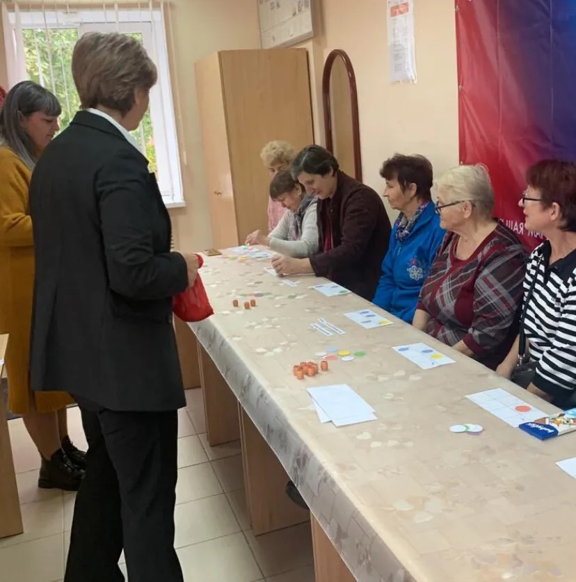 Пенсионеры Мартыновского района повышают финансовую грамотность в клубе «Общение»