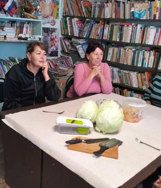 «Капустник» в сл. Большая Орловка: в сельской библиотеке отметили праздник урожая с русским размахом!