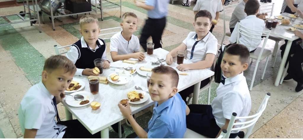 В Мартыновском районе школьное питание соответствует всем правилам