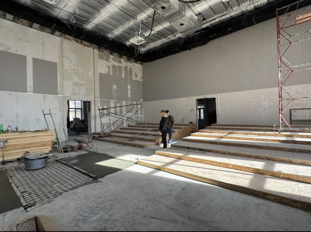 Ремонт идёт полным ходом: «Единая Россия» проинспектировала Дом культуры в Большой Мартыновке