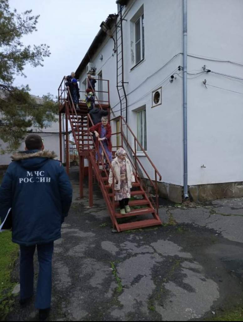 Тревога ложная, а знания — настоящие: в Мартыновском ДИПИ отработали план эвакуации при пожаре!