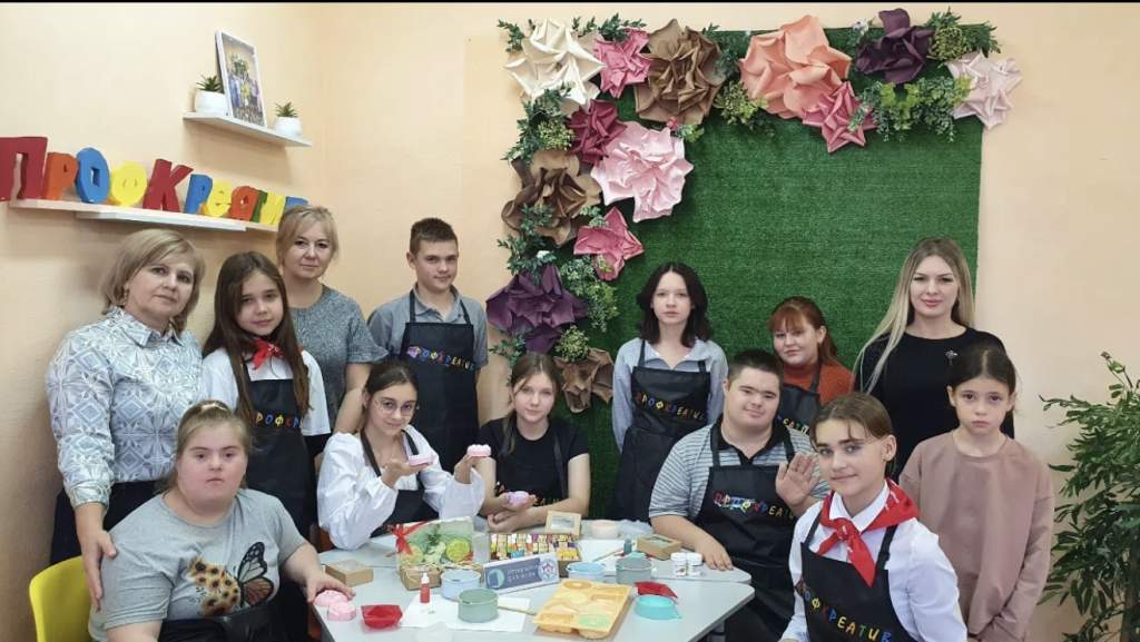 «Ручная магия» инклюзии расцвела в Большой Мартыновке: Творчество стирает границы!
