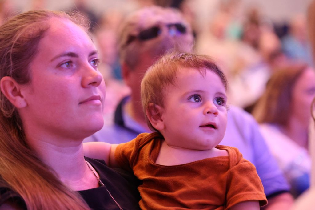 Свыше 4,2 миллиарда рублей направлено на поддержку семей с детьми в Ростовской области