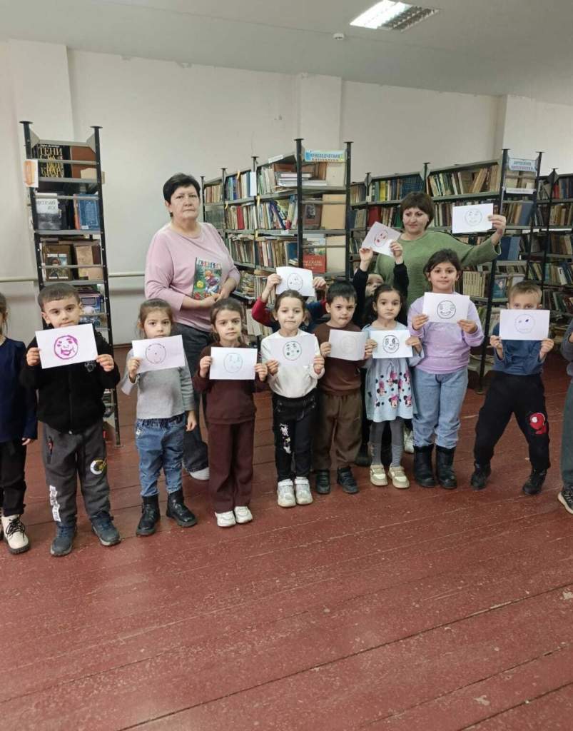 «Книжный дом раскрывает двери»: Юные жители хутора Малоорловский отправились в увлекательное путешествие по библиотеке