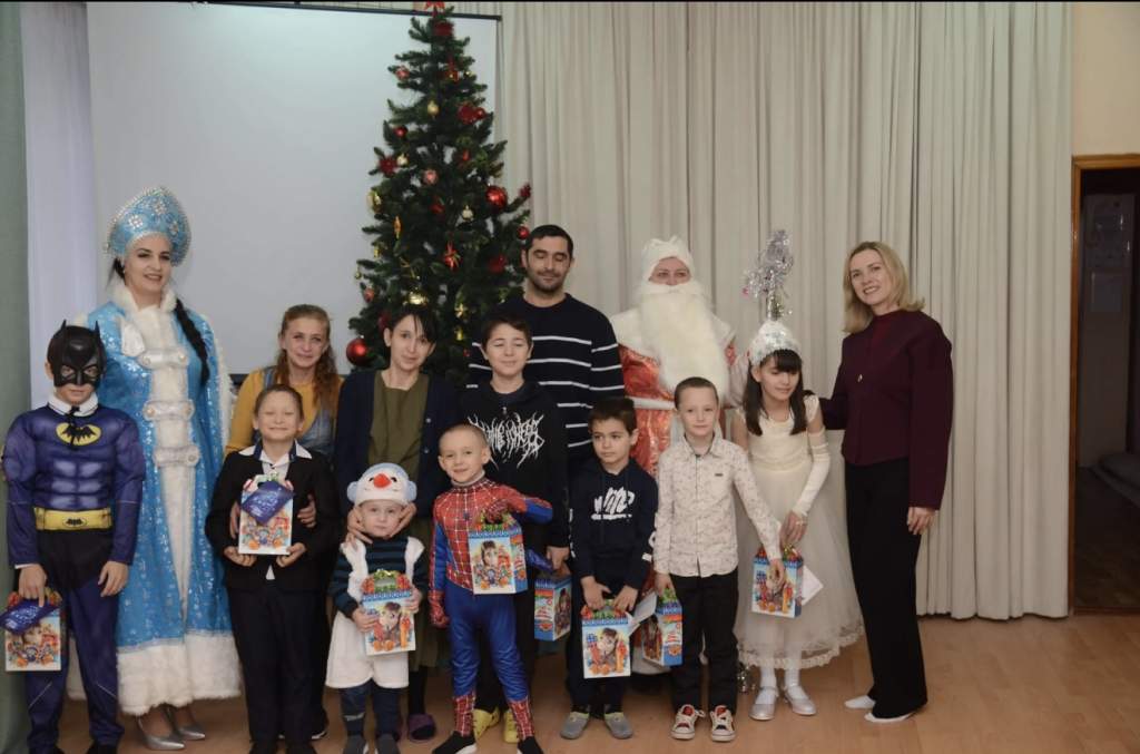 Новогоднее чудо свершилось! Штаб общественной поддержки подарил праздник детям из Мартыновского СРЦ