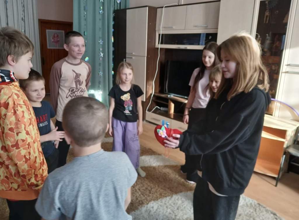 «Мы вместе, мы сильнее»: Игротека доверия сплотила воспитанников социально-реабилитационного центра в сл. Большая Мартыновка