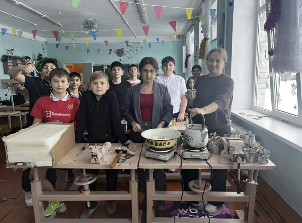 Тепло наших свечей пусть согреет в трудную минуту