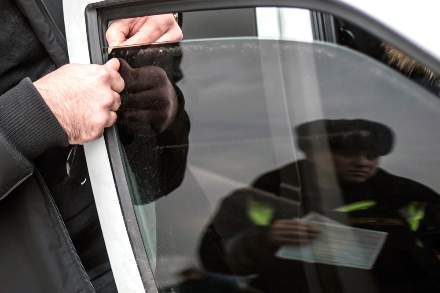 Тонировка по-новому: Что изменилось для водителей с 1 января 2026 года?