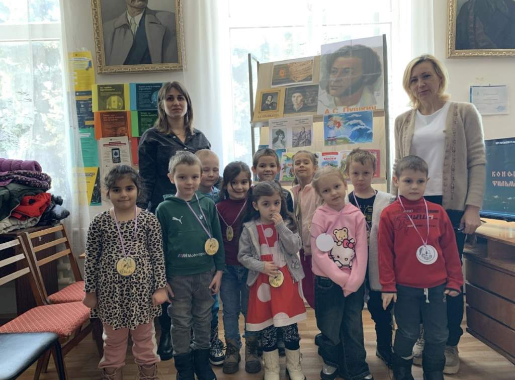 Пушкинские чтения в «Улыбке»: Встреча поколений в стенах сельской библиотеки