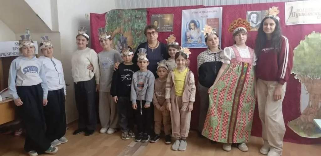 Пушкинские сказки ожили: как сельская библиотека и дом культуры подарили детям волшебство