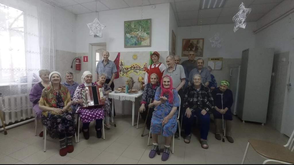 Главный блинопёк страны: как в Мартыновском доме-интернате отметили Масленицу с размахом!