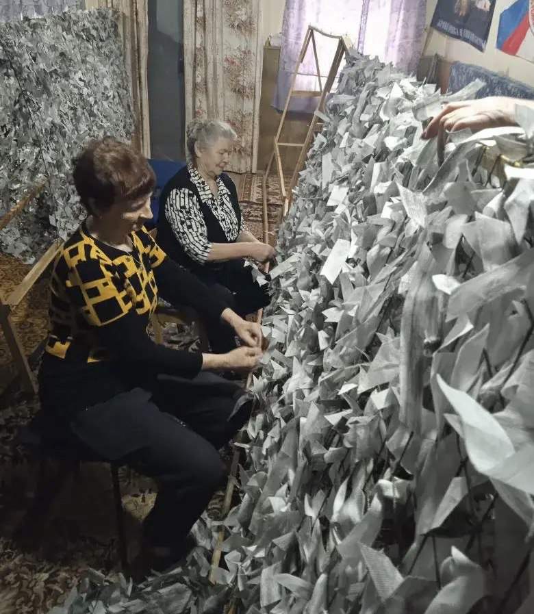 Наши активистки- плетуньи!