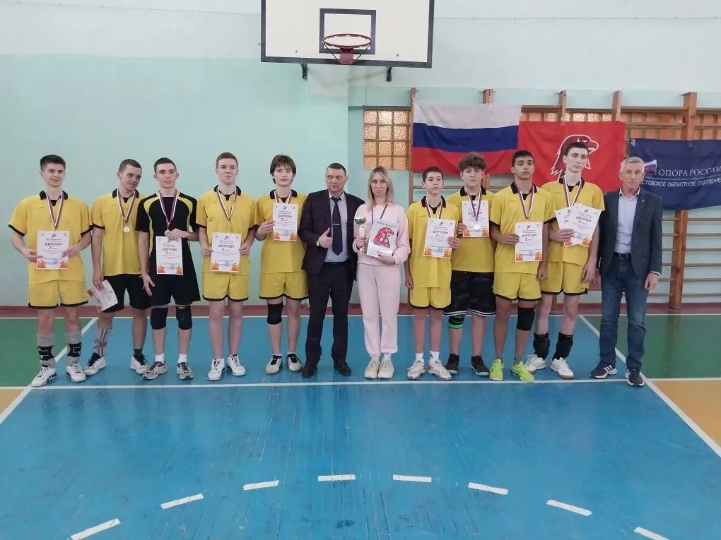 Мартыновские волейболисты завоевали серебро